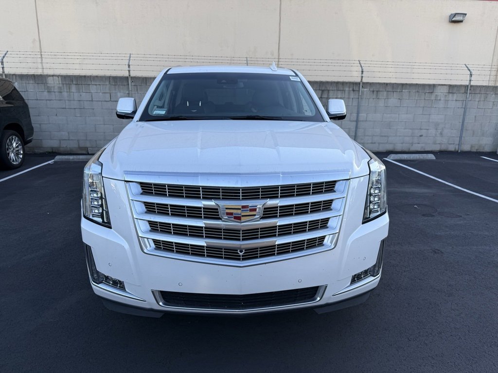2019 Cadillac Escalade ESV Luxury photo 2