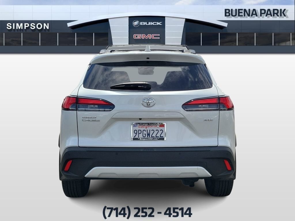 2024 Toyota Corolla Cross XLE photo 6