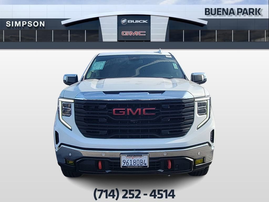 2024 GMC Sierra 1500 SLT photo 2