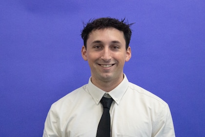 Staff member John Carter from 7c506a21902e