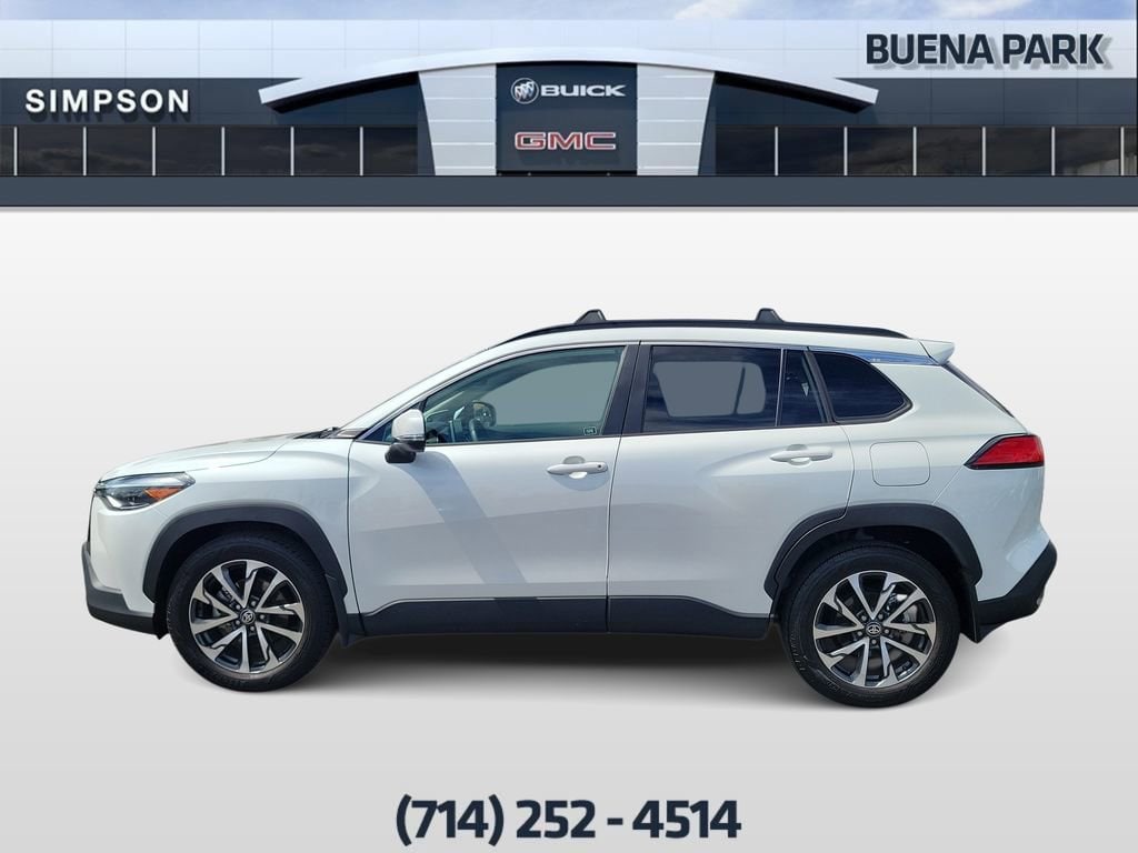 2024 Toyota Corolla Cross XLE photo 4