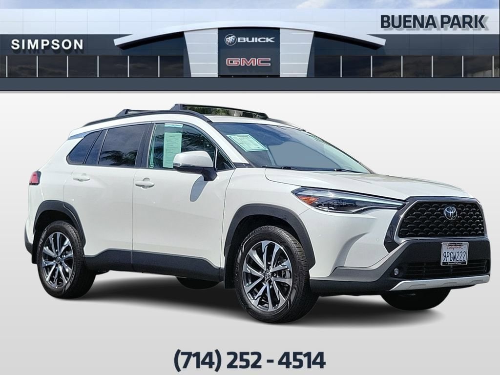 2024 Toyota Corolla Cross XLE photo 1