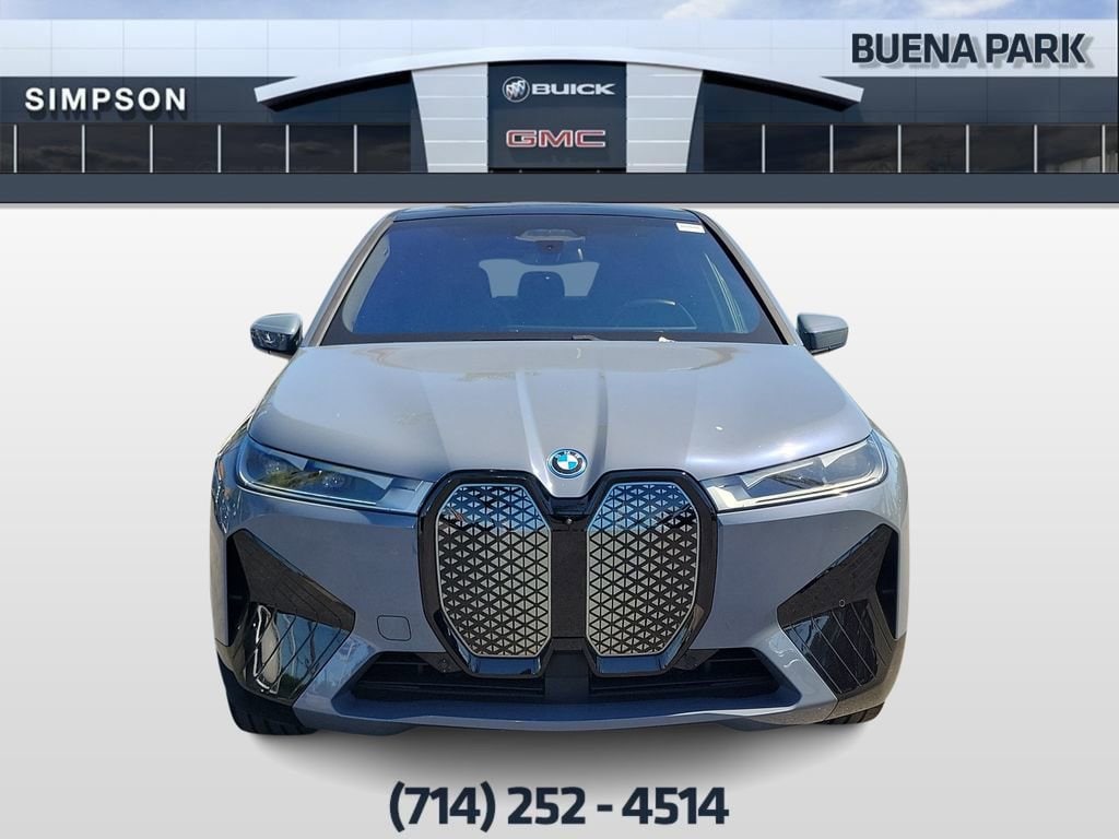 2025 BMW iX xDrive50 photo 2