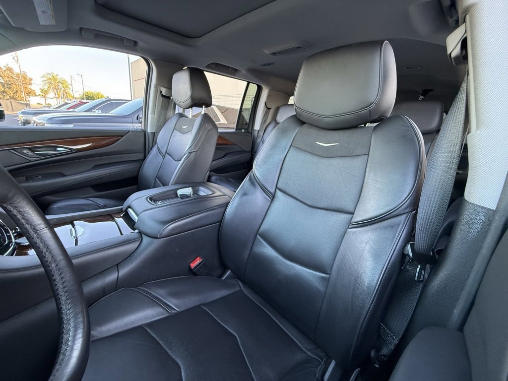 2019 Cadillac Escalade ESV Luxury photo 4