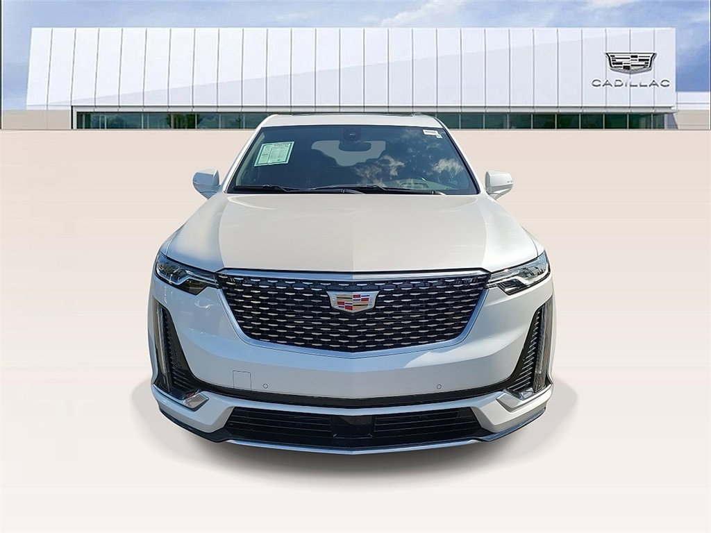 2025 Cadillac XT6 Premium Luxury photo 3