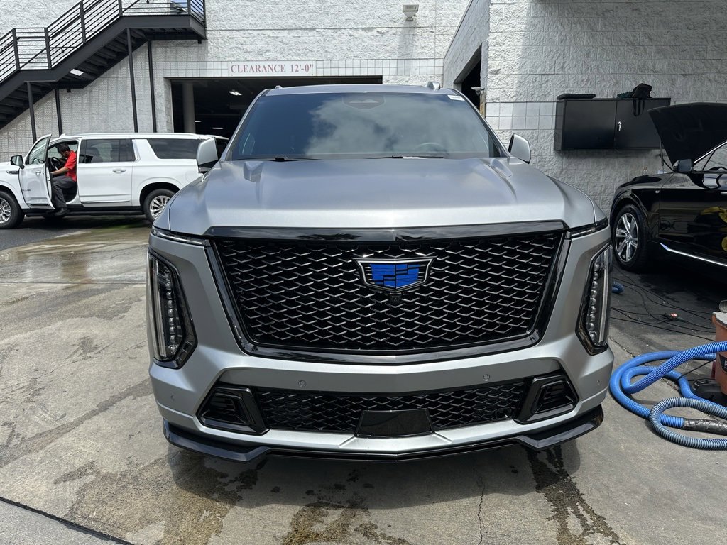 2025 Cadillac Escalade V-Series photo 2