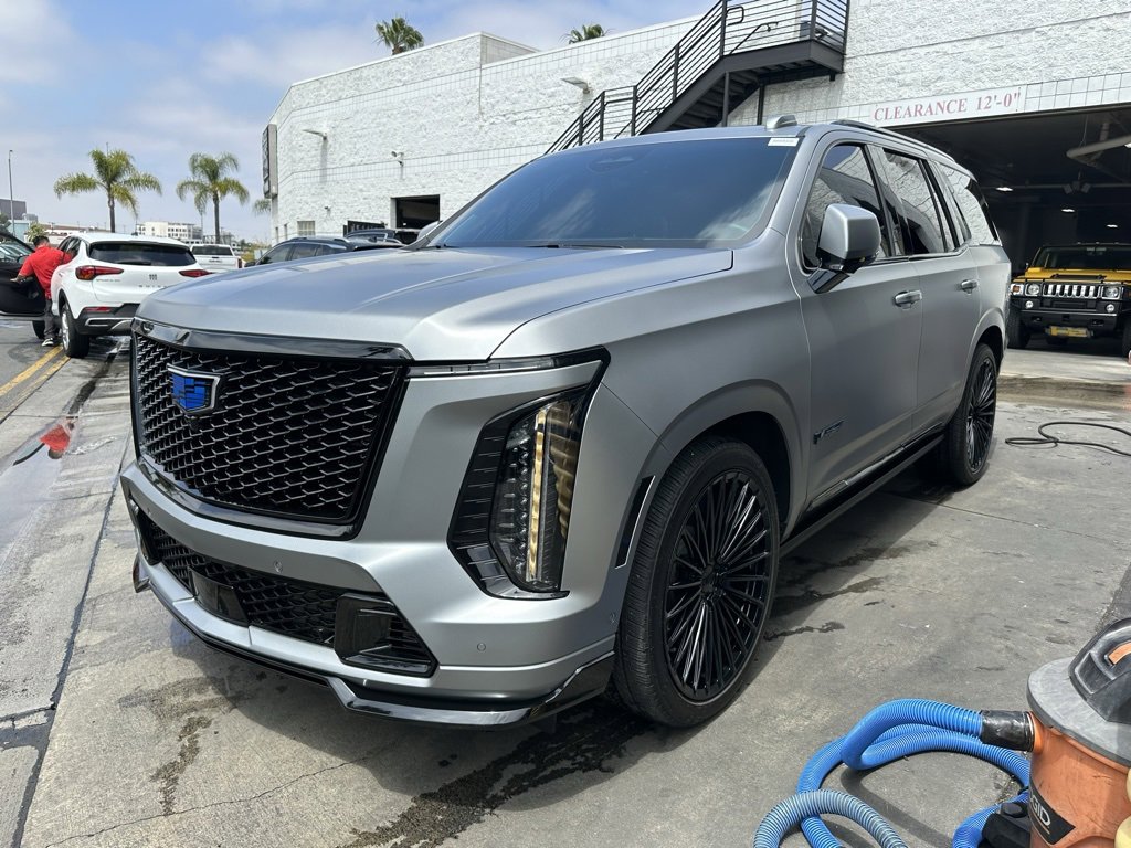 2025 Cadillac Escalade V-Series photo 3
