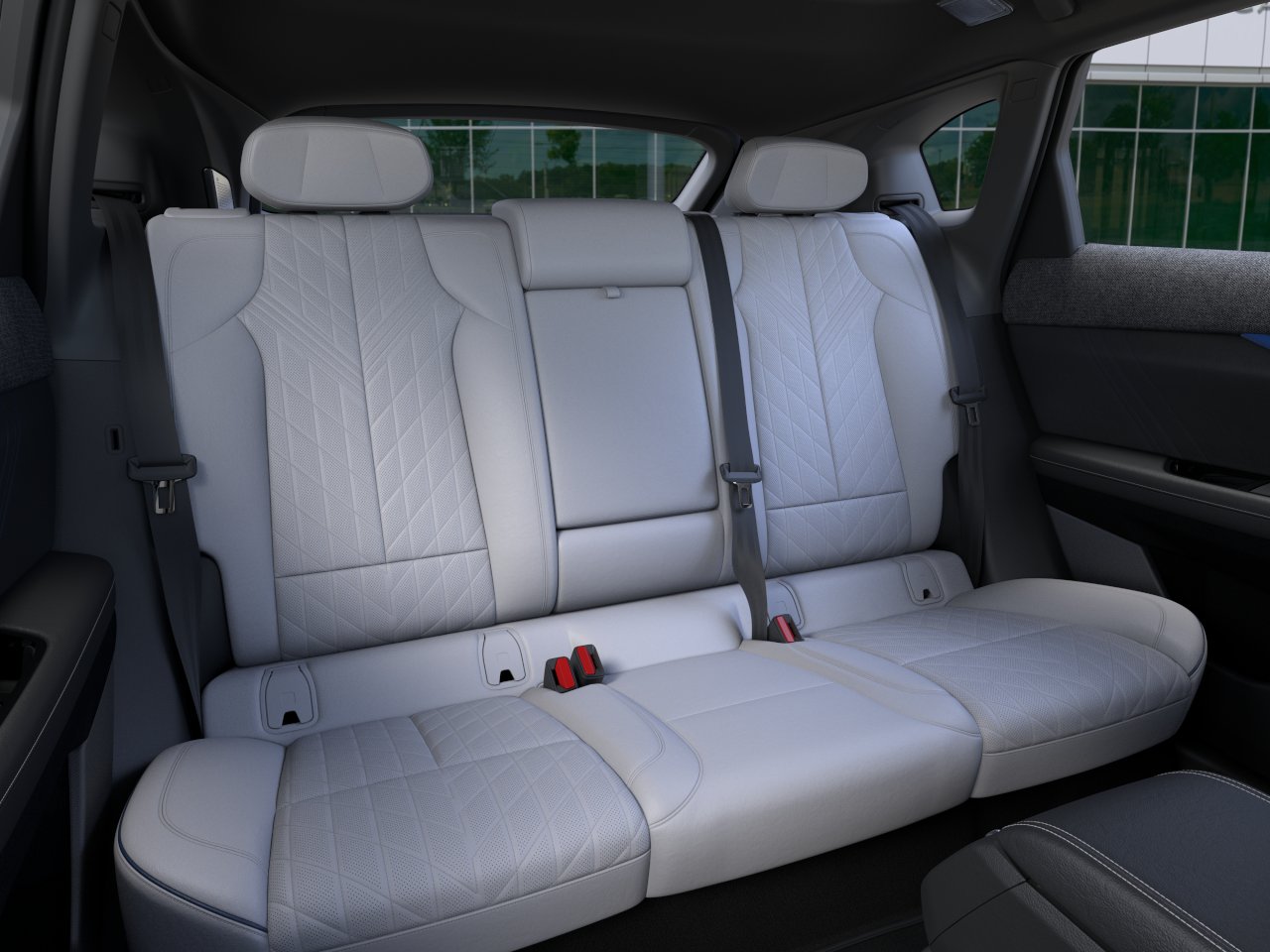 2026 Cadillac OPTIQ V-Series - Photo 17