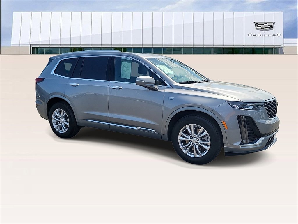 2025 Cadillac XT6 Luxury photo 2