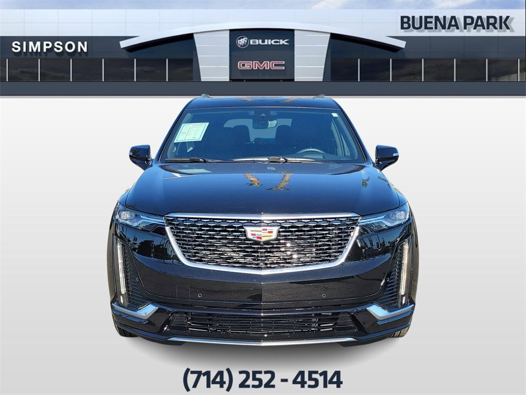 2025 Cadillac XT6 Premium Luxury photo 3