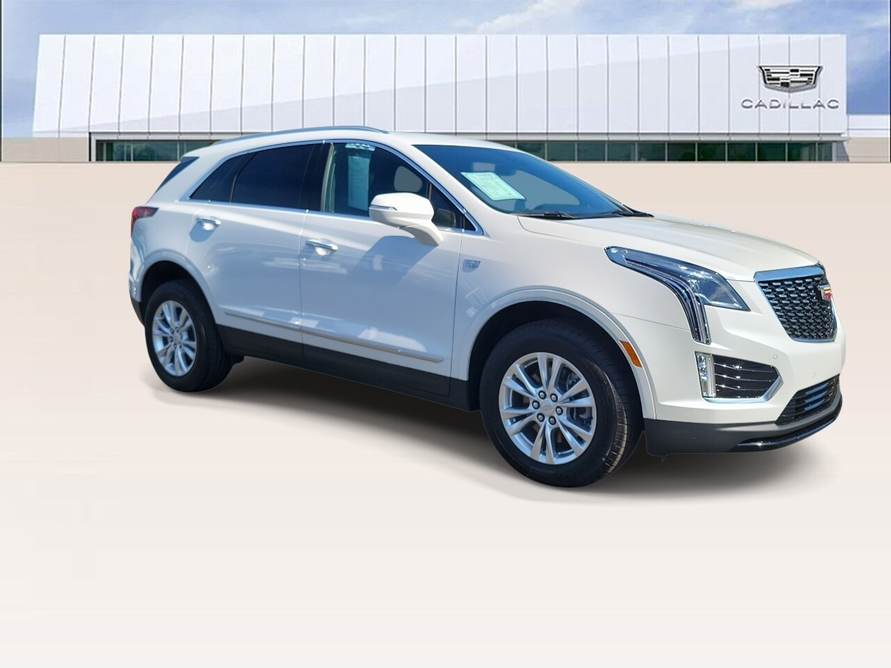 2025 Cadillac XT5 Luxury photo 2