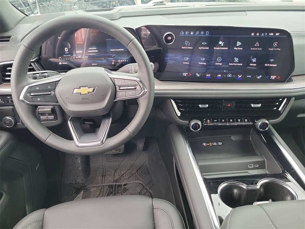 2026 Chevrolet Suburban LT photo 4