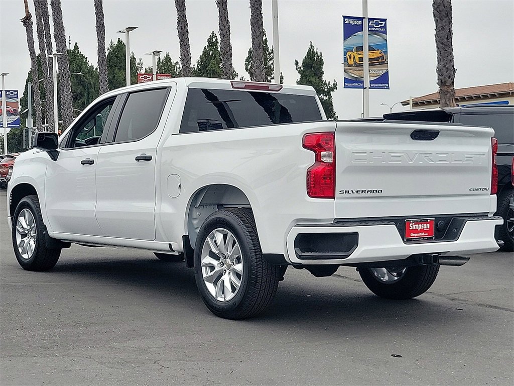 2025 Chevrolet Silverado 1500 Custom photo 2