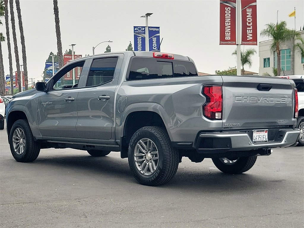 2025 Chevrolet Colorado Work Truck LT photo 2