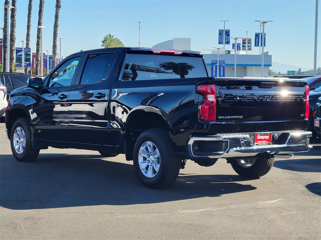 2026 Chevrolet Silverado 1500 LT photo 2