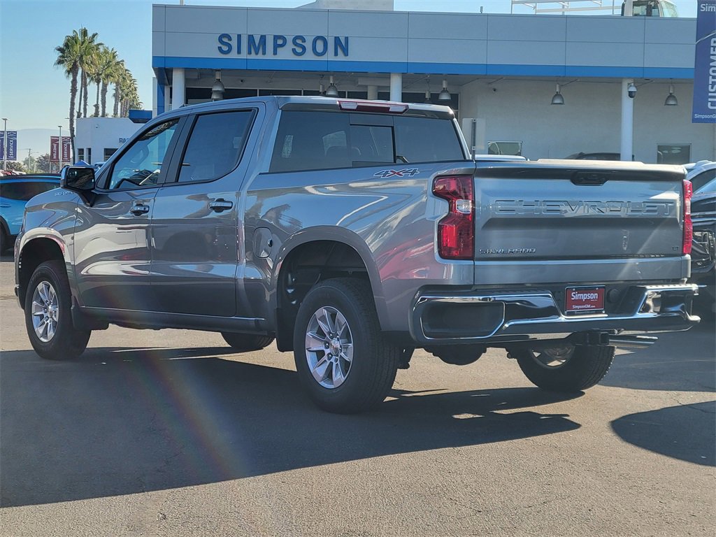 2026 Chevrolet Silverado 1500 LT photo 2
