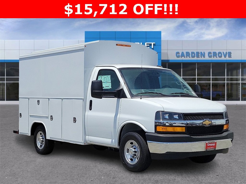 2025 Chevrolet Express Cutaway Base's photo