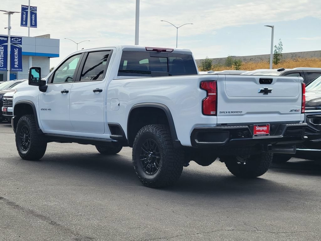 2026 Chevrolet Silverado 2500 HD ZR2 - Photo 2