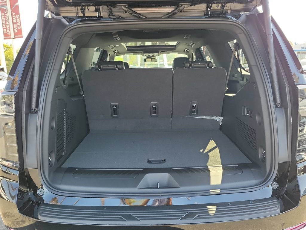2026 Chevrolet Suburban LT - Photo 24