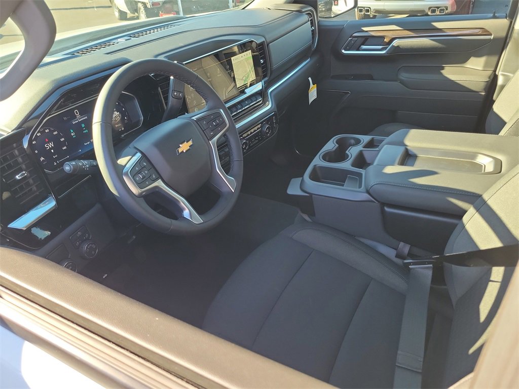 2026 Chevrolet Silverado 1500 LT photo 3