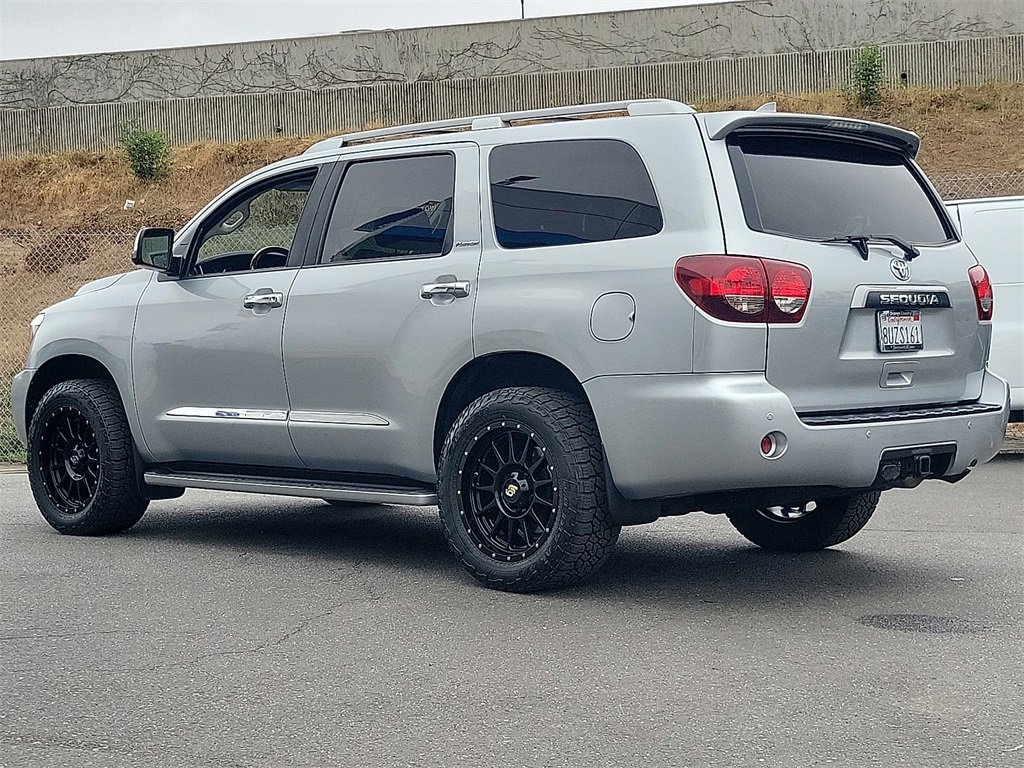 2020 Toyota Sequoia Platinum photo 2