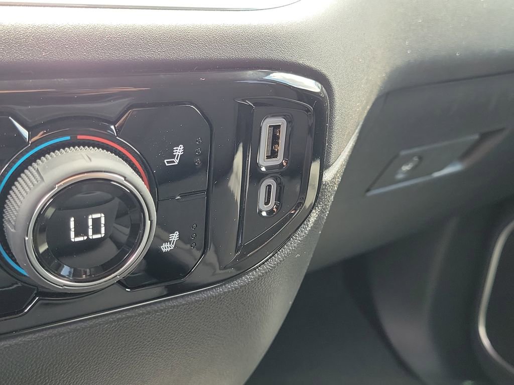 2026 Chevrolet Silverado 1500 LT - Photo 10