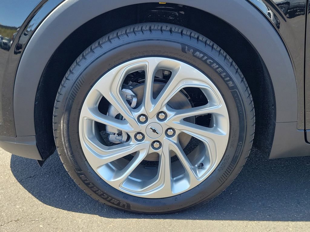 2027 Chevrolet Bolt LT - Photo 22