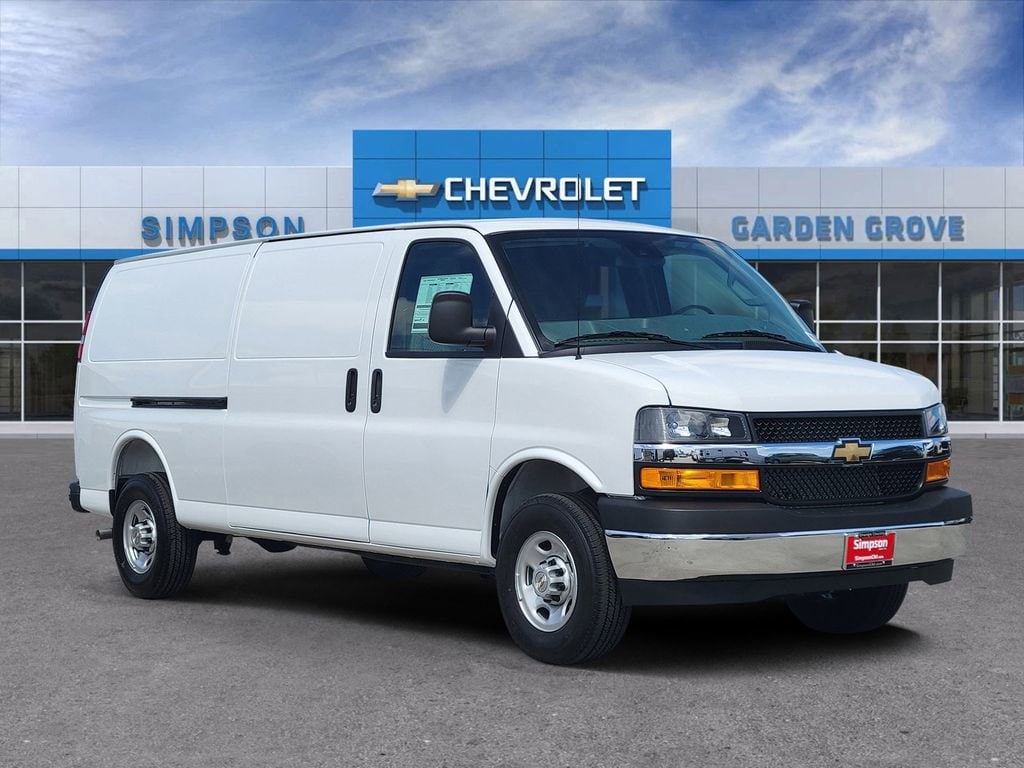 2026 Chevrolet Express 3500 Extended Work Van's photo