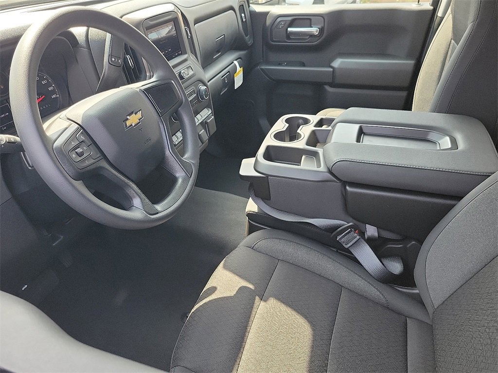 2026 Chevrolet Silverado 1500 Custom photo 3