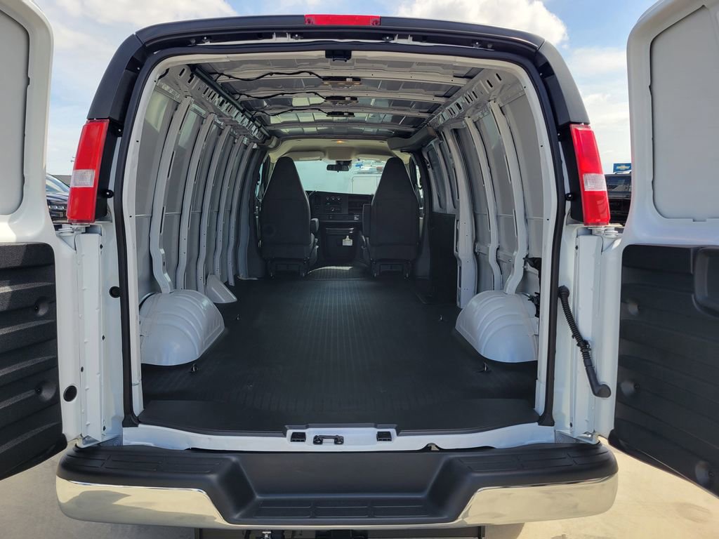 2026 Chevrolet Express Cargo Work Van - Photo 16
