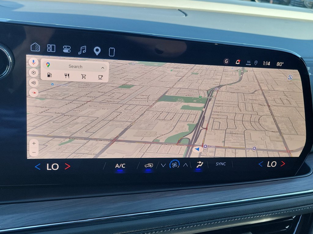 2027 Chevrolet Suburban LS - Photo 8