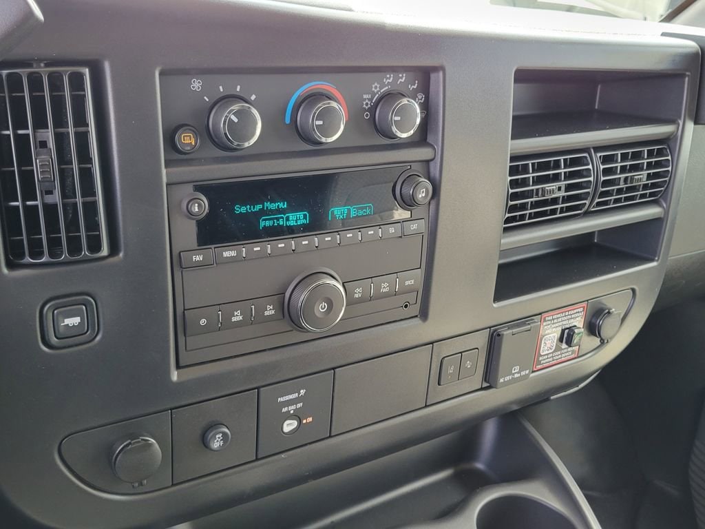 2026 Chevrolet Express Cargo Work Van - Photo 6
