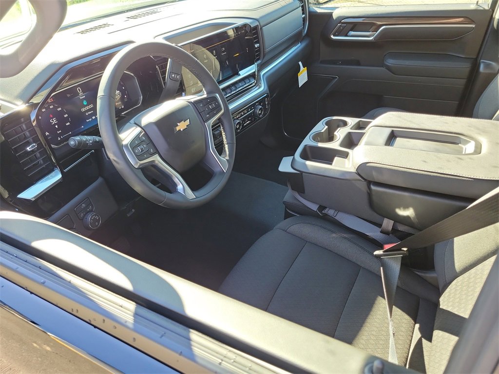 2026 Chevrolet Silverado 1500 LT photo 3