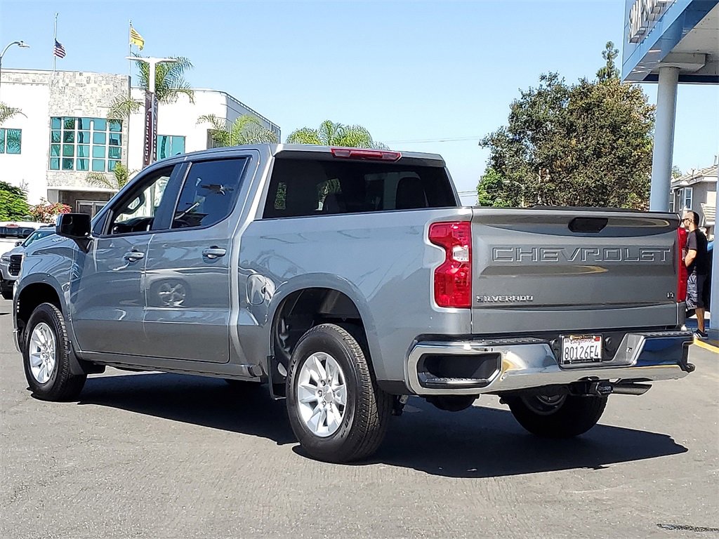 2025 Chevrolet Silverado 1500 LT photo 2