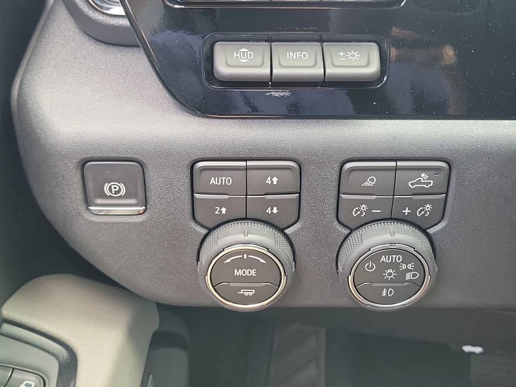 2026 Chevrolet Silverado 2500 HD ZR2 - Photo 14