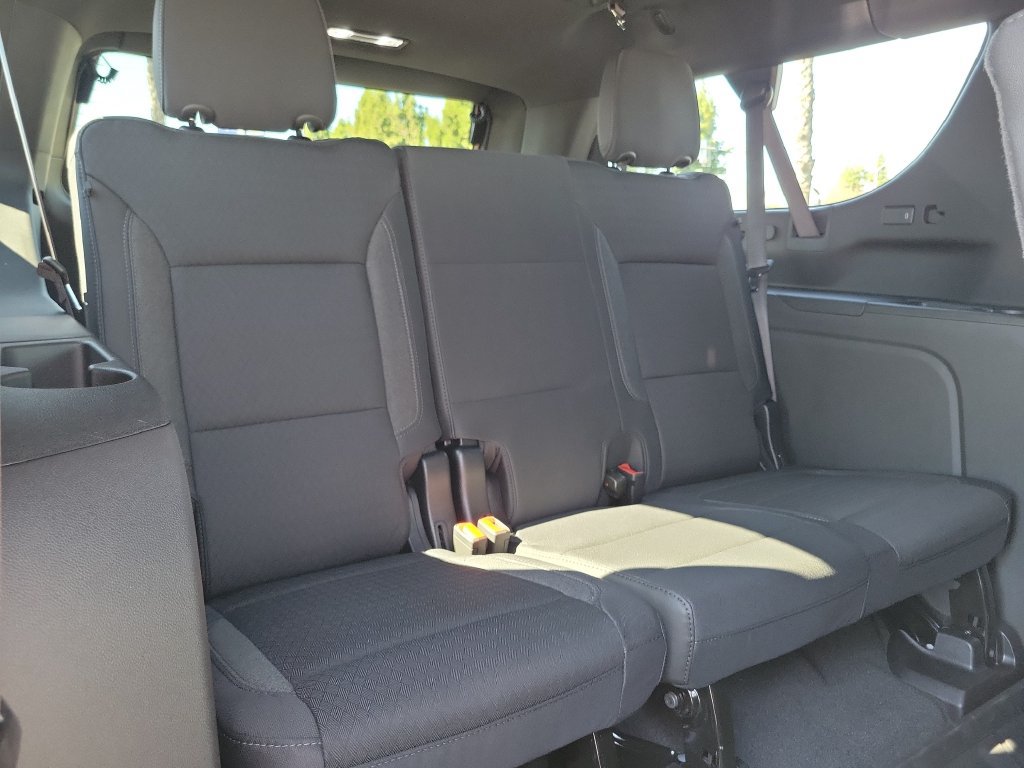 2027 Chevrolet Suburban LS - Photo 19