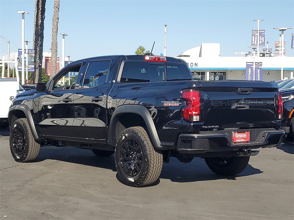 2026 Chevrolet Colorado Trail Boss photo 2