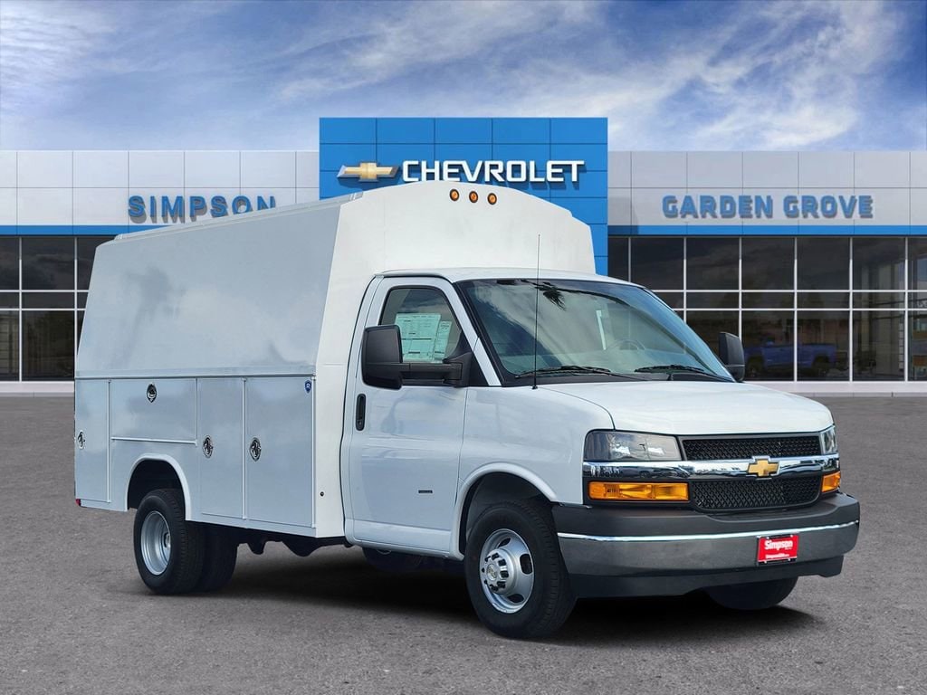 2026 Chevrolet Express 3500 139" WB's photo
