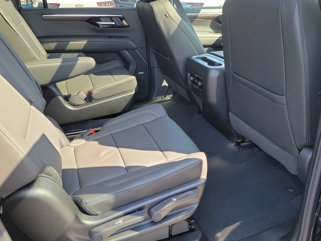 2026 Chevrolet Suburban LT - Photo 21