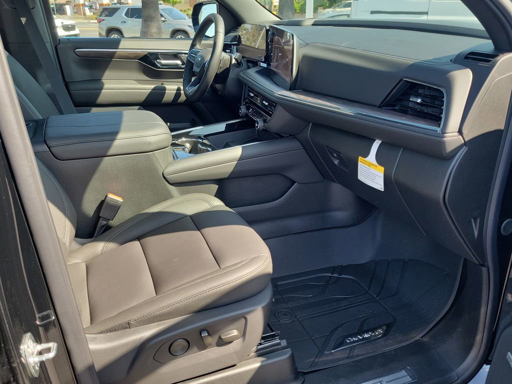 2026 Chevrolet Suburban Z71 - Photo 16