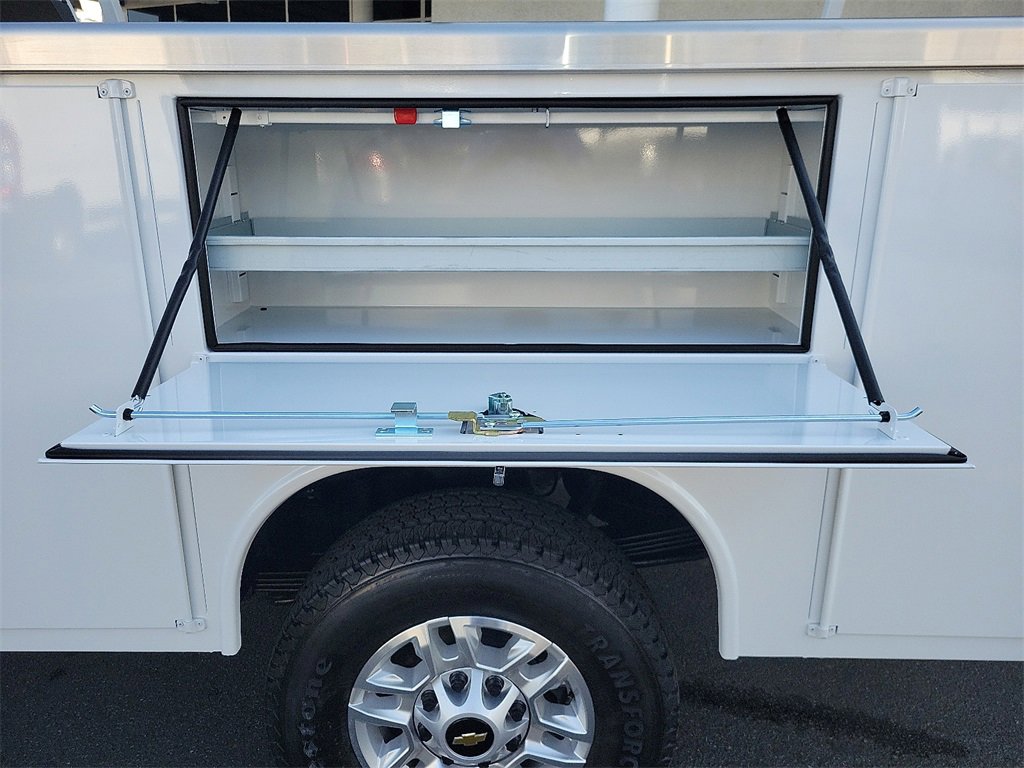 2026 Chevrolet Silverado 2500HD photo 2