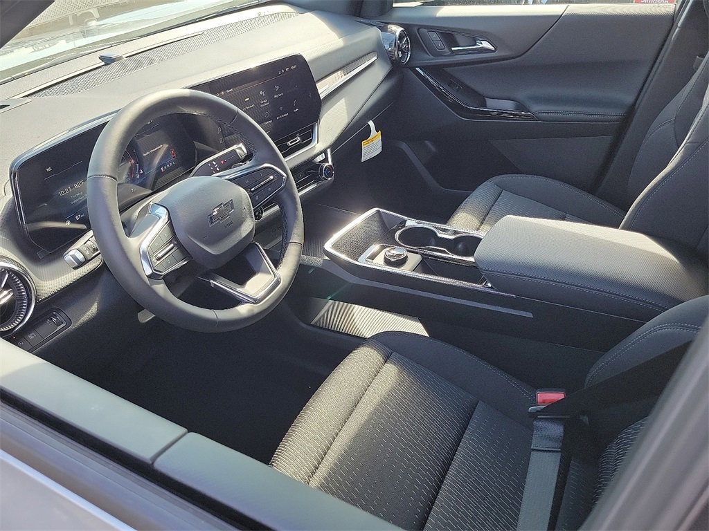 2026 Chevrolet Equinox LT photo 3