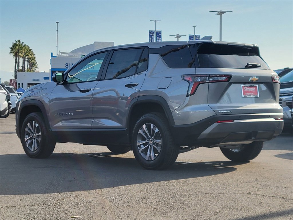 2026 Chevrolet Equinox LT photo 2