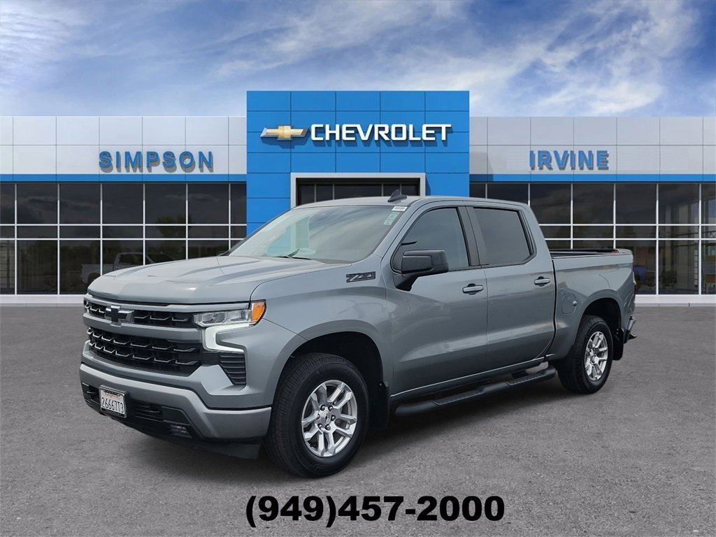 2023 Chevrolet Silverado 1500 RST photo 3