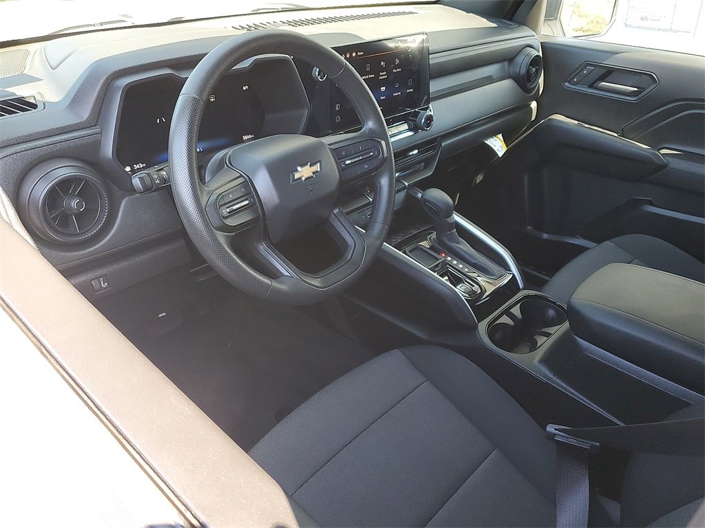 2025 Chevrolet Colorado LT photo 3