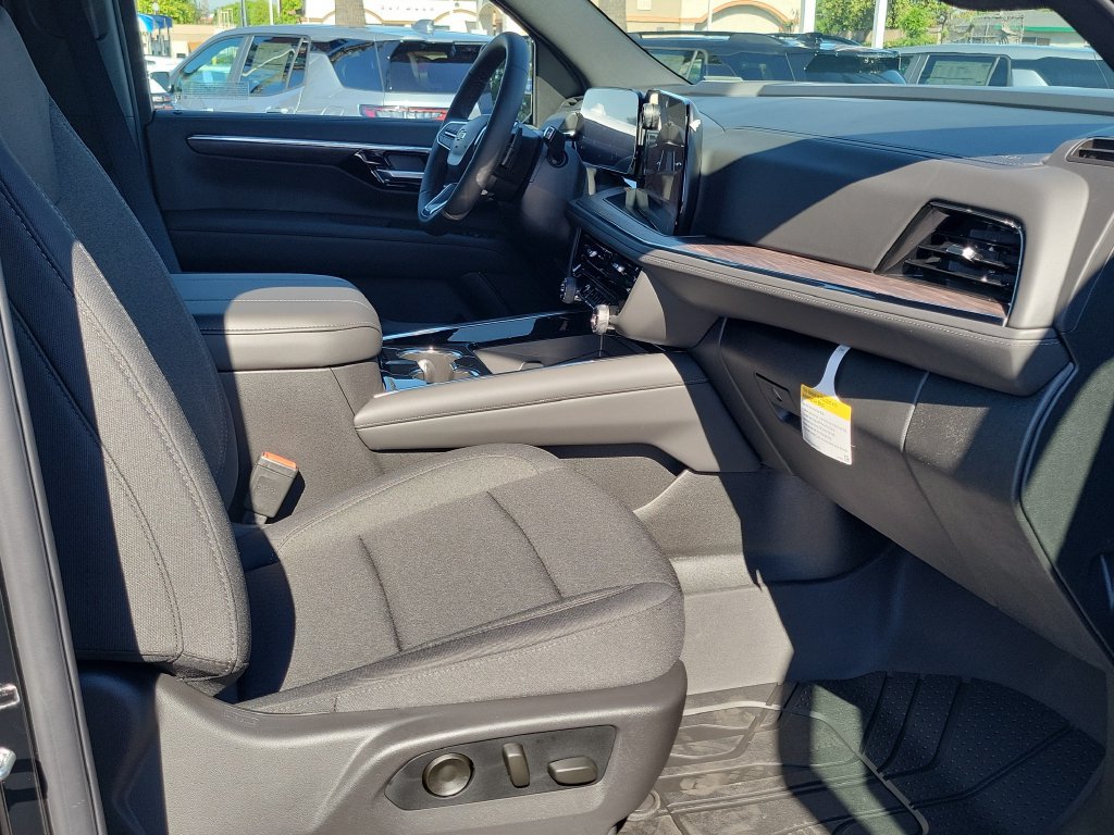 2027 Chevrolet Suburban LS - Photo 15