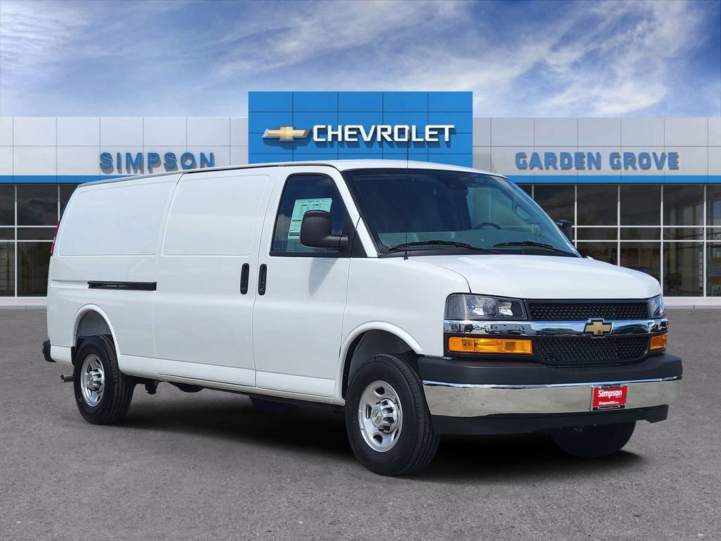 2026 Chevrolet Express 3500 Extended Work Van's photo