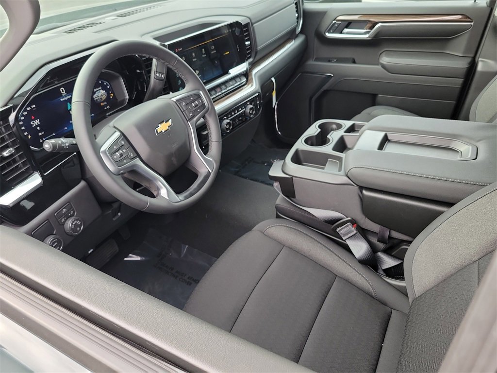 2026 Chevrolet Silverado 1500 LT photo 3