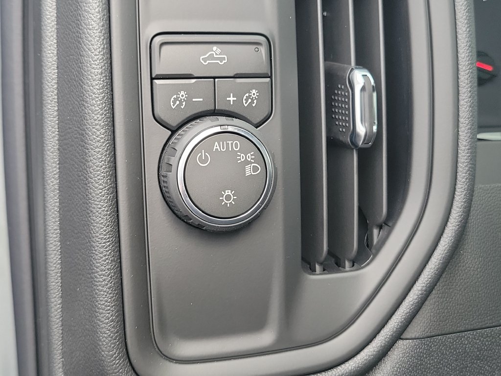 2026 Chevrolet Silverado 1500 Custom - Photo 13