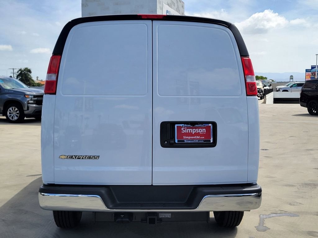2026 Chevrolet Express Cargo Work Van - Photo 18